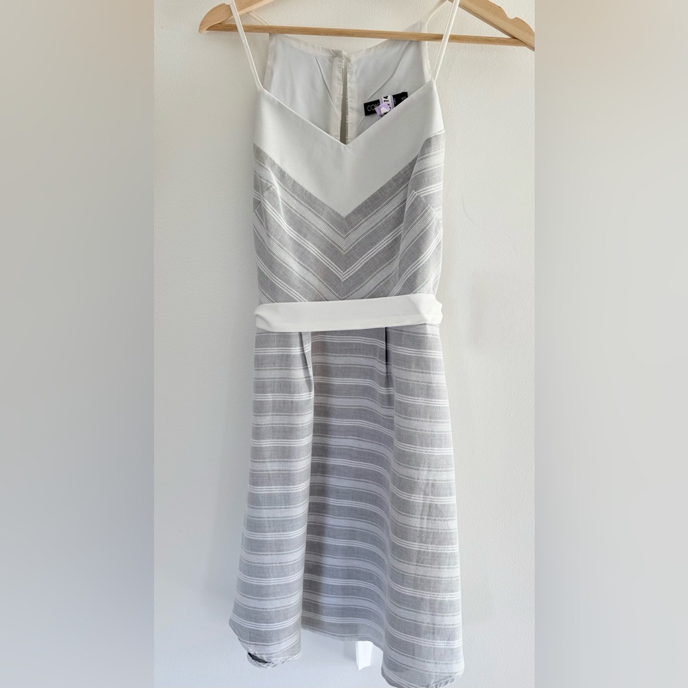 Cokluch dress size XS with grey and white stripes and a removable white belt
